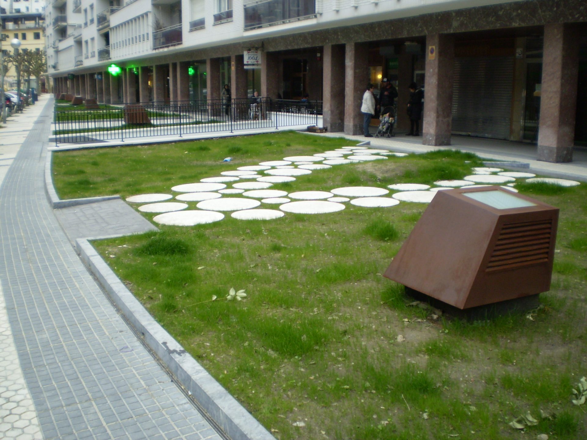 Cubierta Jardin Extensivo En Paseo Mikeletes Donostia San Sebastian